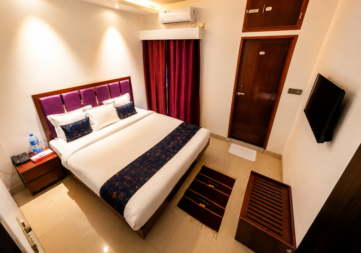 Deluxe Couple Room