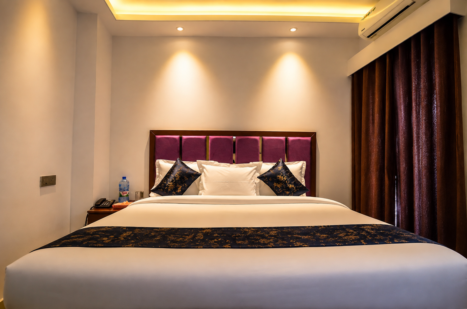 Deluxe Couple Room
